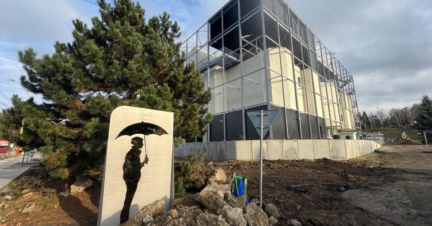 Vidiet svetlo na konci tunela Otvorenie Warholovho muzea sa odklada