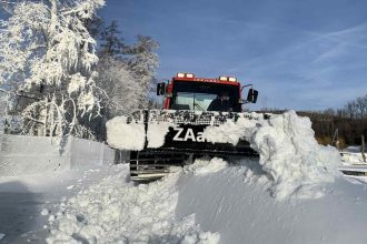 Haldy snehu zavalili cast mesta ludia ziju rozpravku