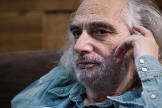 Komentatora SME Petra Schutza napadli