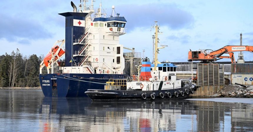 Lod Fitburg podla finskej policie tahala kotvu desiatky kilometrov po morskom dne