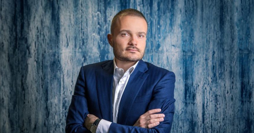 Miliardy aj vdaka Kaliniakovi Strnad sa zrazu stal clenom klubu najbohatsich na planete o jeho akcie bola bitka