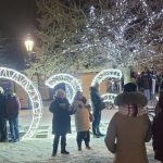 Oblohu nad namestim ozarovali sukromne svetlice
