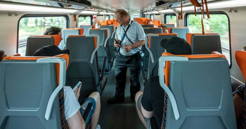 Okienka na nakup listkov boli zrusene v dalsich mestach seniorom digitalna doba stazuje cestovanie