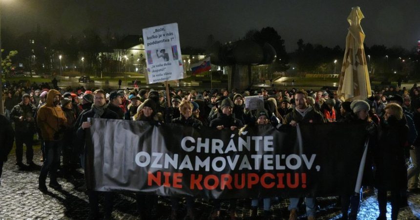 Opozicia pripomina ze hovorila o hrozbe konania zo strany EK v suvislosti so zmenami k UOO