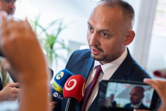 Opozicia reaguje na Zilinkove zaloby kritizuje tender zachranky