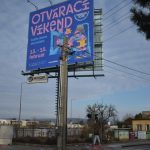 Otvorenie vyznamnej akcie propaguje problemovy bigboard Mesto ziada odstranenie reklamy