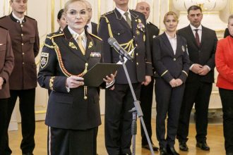 Prezident vyzval na zlepsenie podmienok zachrannych a bezpecnostnych zloziek