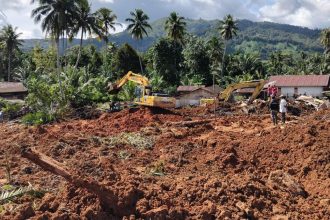 Pri zosuve pody v Indonezii zahynulo najmenej sedem osob patraju po dalsich