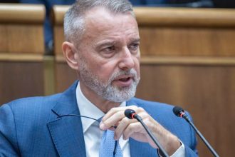 Rasi vyhlasil volbu kandidatov na Ustavny sud