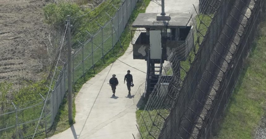 Trom juhokorejcanom podozrivym v kauze dronov nad KLDR zakazali cestovanie do zahranicia