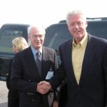 USA Vybor pre dohlad zacal konanie voci Clintonovm za pohdanie Kongresom