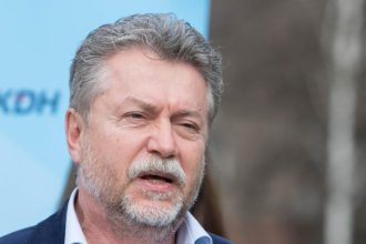 Vlada nema rozpocet pod kontrolou vybrala menej dani