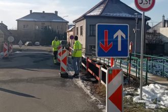 Banovce nad Bebravou Mesto upravilo dopravne znacenie na moste na Farskej ulici