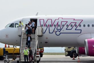 Boj o letisko v Bratislave uz ma prvu obet Wizz Air rusi jednu linku ale pridava novu