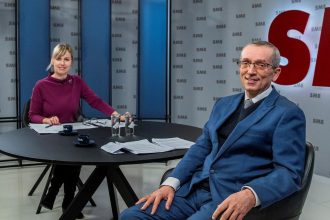 Cents v Aren Je potrebne vystupit a ozvat sa ked politici siria falosne informacie