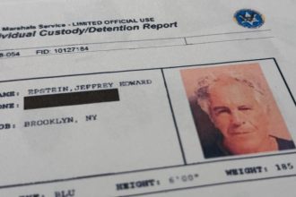 Co odhalili nove Epsteinove spisy
