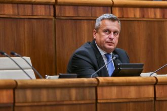 Danko ziada o zriadenie analytickeho timu pre spisy Epsteina