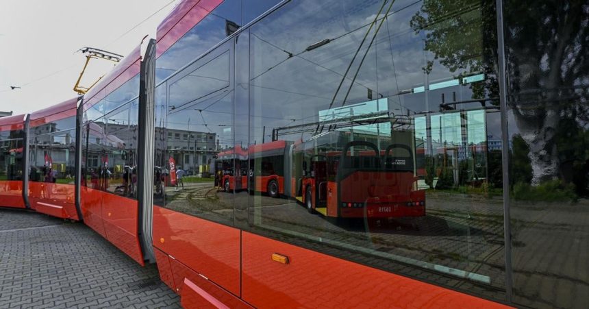 Elektricka zrazila chodca na Sturovej ulici