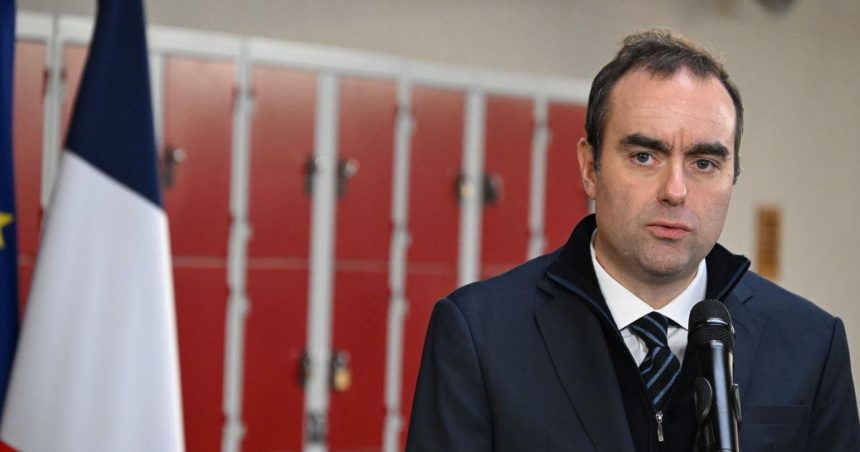 Francuzsko Krajne pravicova strana predlozila dalsi navrh na vyslovenie nedovery vlade