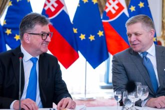 Kauza Epstein iba potvrdila Lajcakovu ohybnou moralku