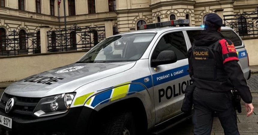 Kauzou spojenou s Epsteinom sa uz zaoberala aj ceska policia