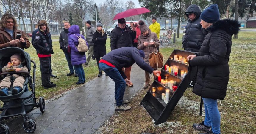 Mnohii z tych ktorch kauzy Jan odhalil su opt pri moci zaznelo v Piestanoch v meste si pripomenuli vyrocie vrazdy