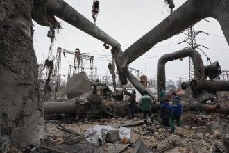 Musk obmedzil Starlink na fronte v prospech Ukrajincov Rusov to zatial uspesne spomalilo