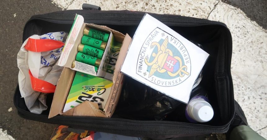 Na vychodnej hranici odhalili nelegalne municie