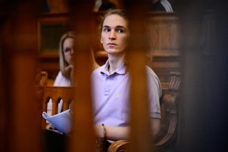 Nemku odsudili v Budapesti na osem rokov za utok na neonacistov v roku 2023