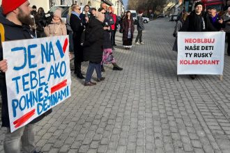 Nie sme vase kulisy odkazuju studenti z Trnavy Ficovi V meste sa kona protest