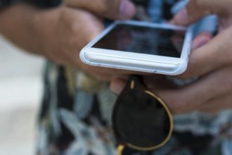 Obetou podvodu sa stal muz ktory mal pomoc pribuznemu odblokovat ucet