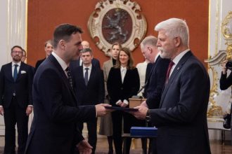 Od hajlovania k vaznemu politickemu konfliktu v Cesku