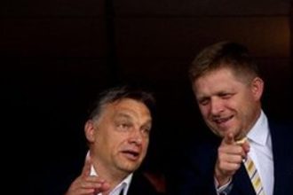 Ropa tecie no nie z Ruska Slovensku to nestaci Fico hra hru Ktora vyhovuje Moskve