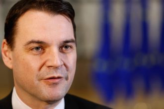 Sef ceskej diplomacie Macinka sa dostal do konfliktu nazorov s Clintonovou