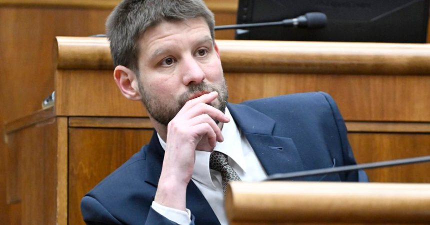 Simcka Sucasna vlada sa utokmi na moju rodinu snazi zakryt korupciu