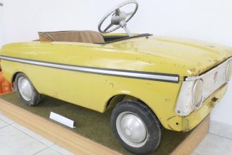 Sliapaci Moskvic legendarne Jawy a neznicitelna Ukrajina Vystavuju stroje ktore pisali historiu