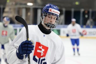 Syn znameho Slovaka si otvoril strelacky ucet vo Finsku Na to mu stacili tri zapasy