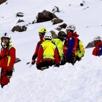 Taliansko Lavina v Alpach zabila dvoch lyziarov jedna osoba je v kritickom stave