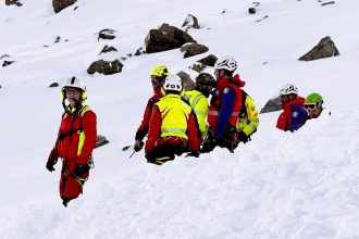 Taliansko Lavina v Alpach zabila dvoch lyziarov jedna osoba je v kritickom stave