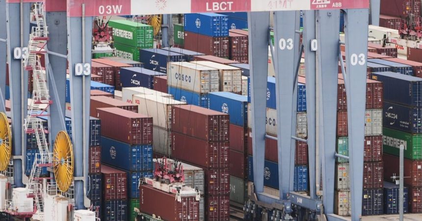 Trump zaviedol nove globalne 10percentne cla po zasahu Najvyssieho sudu