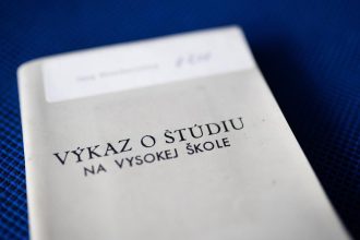 Volby dekana s rocnyms predstihom su podla zastupcov vysokych skol nestandardne