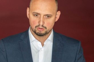 ZDRAVOTNITCEVOSASOKBYMALSTIAHNUTOPATRENIEKTOREOHROZUJEREFORMUZACHRANNEJZDRAVOTNEJSLUZBYVYZYVAMAJERSKY