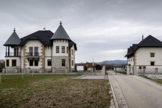 fafokan dostal dalsie statisice aj ked klamal v ziadosti poslanci chcu vypocut takaca