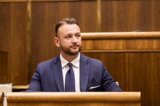 utaj Estok Pri radikalizacii mladeze je potrebne vcas zachytit varovne signaly