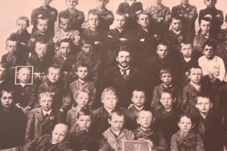 zakladatel robotnickej dychovky v presove bol hitlerov spoluziak volali ho cerveny kapitan