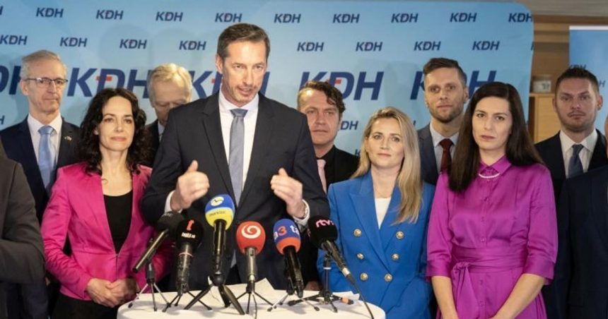 Ak sa nevyriesi chaos v zakonodarnom zbore KDH zacne zbierat podpisy na odvolanie Rasiho