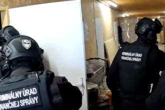 Akcia Simultor Kriminalisti si v Banskobystrickom kraji posvietili na predajcov luxusnych aut