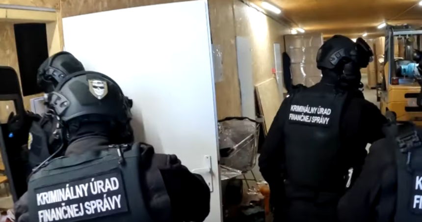 Akcia Simultor Kriminalisti si v Banskobystrickom kraji posvietili na predajcov luxusnych aut