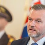 Akekolvek zvysenie svojej scasnej mzdy prezident daruje Lige proti rakovine