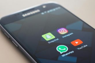 Antropicke neprehana ked varuje pred panoptikonom umelej inteligencie